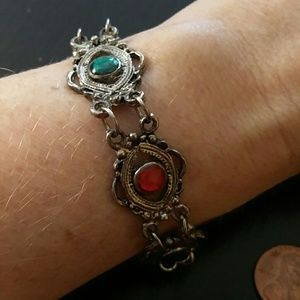 Glowing intricate link bracelet
